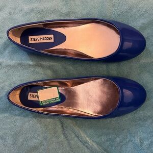 Blue size 8 Steve Madden flats